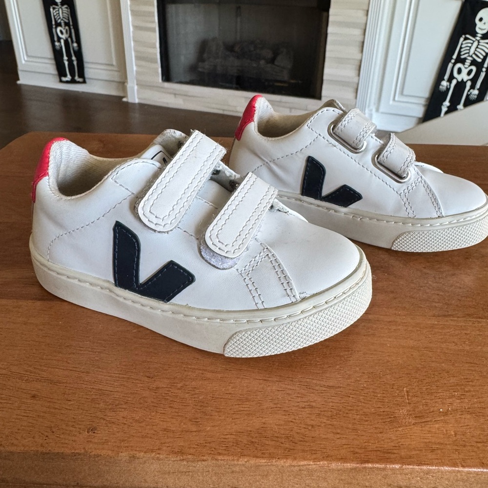 Veja Kids Velcro shoes